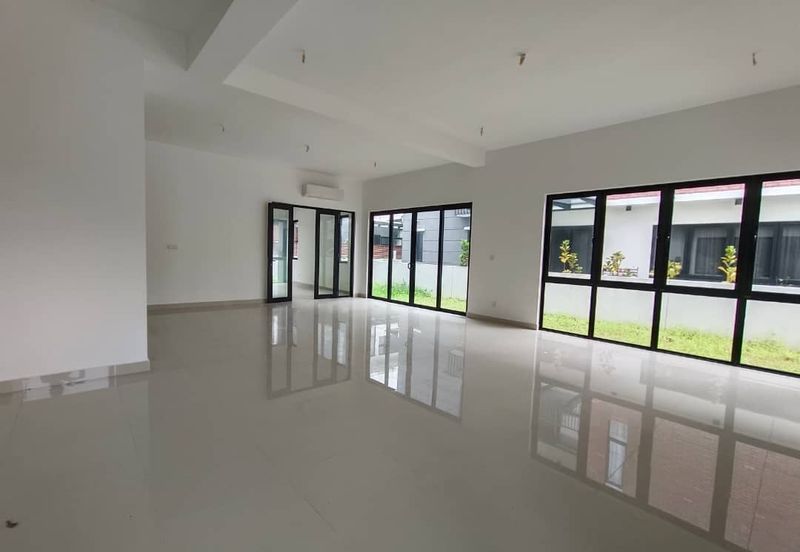 Lucent Residence @ twentyfive.7