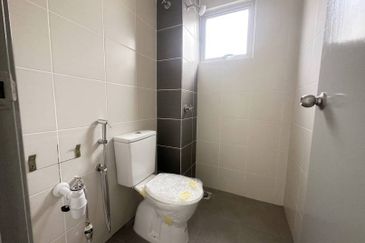 Halya 2 @ Daunan Worldwide