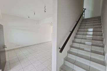 Iris @ Bandar Hillpark