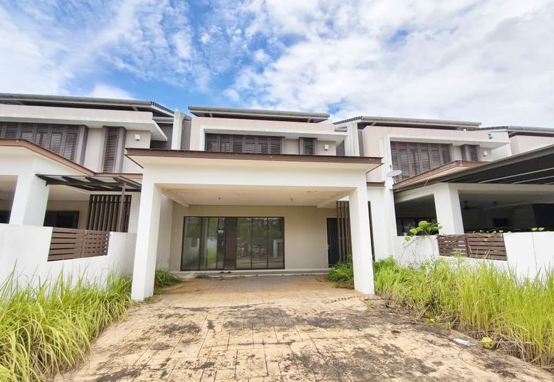 Viana at Elmina Gardens