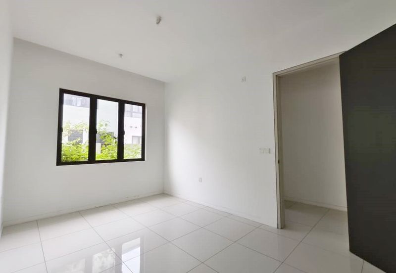 Viana at Elmina Gardens