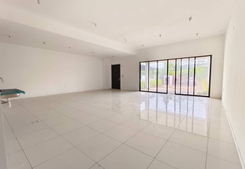 Viana at Elmina Gardens