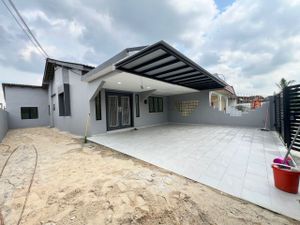 Taman Johor Jaya single storey terrace corner with extra land for sales ...