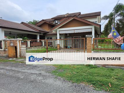 FACING OPEN 1.5 Storey Semi D Taman Cenderawasih Banting, Selangor, Banting