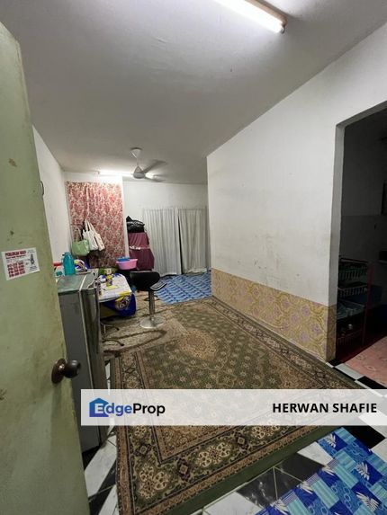 LOW COST Pangsapuri Seri Mutiara Putra Height Subang Jaya, Selangor, Putra Heights