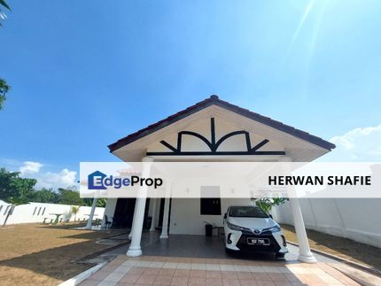 FULLY RENOVATED Double Storey Bungalow Jalan Sultan Muhammad Seksyen 9 Shah Alam , Selangor, Shah Alam