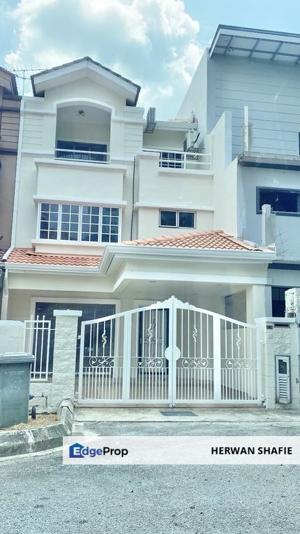 FREEHOLD 3 Storey Intermediate Medan Idaman Gombak , Selangor, Gombak