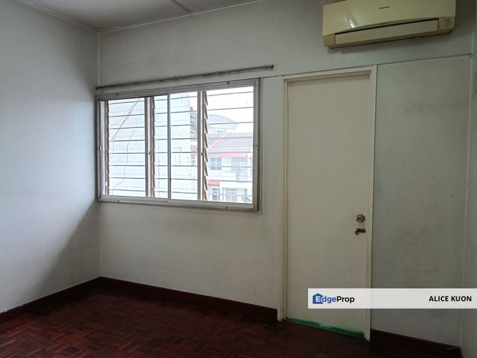 2 STOREY HOUSE selling rm455k first home buyer, Selangor, Subang Jaya