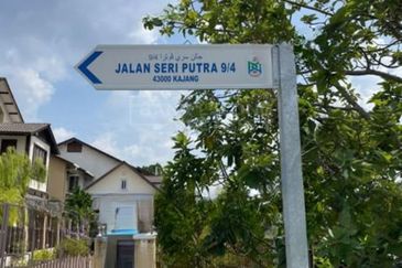 Jalan Seri Putra 9/1