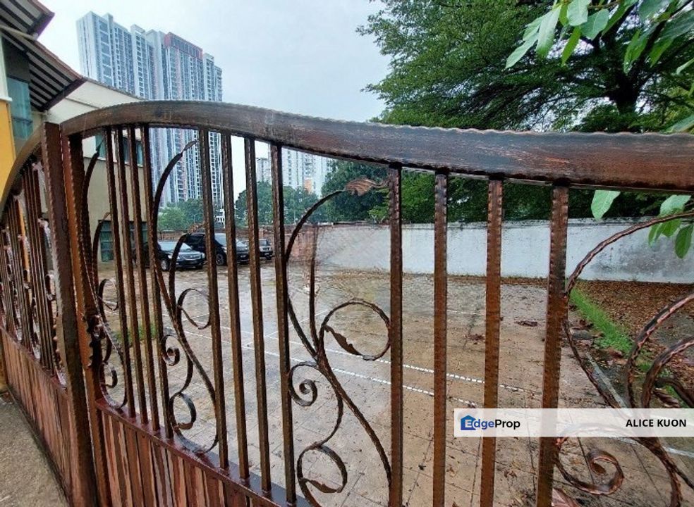 bandar sunway pjs9 bungalow house with swimming pool FOR SALE, Selangor, Bandar Sunway