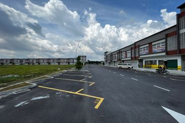 Temu Business Centre, City of Elmina