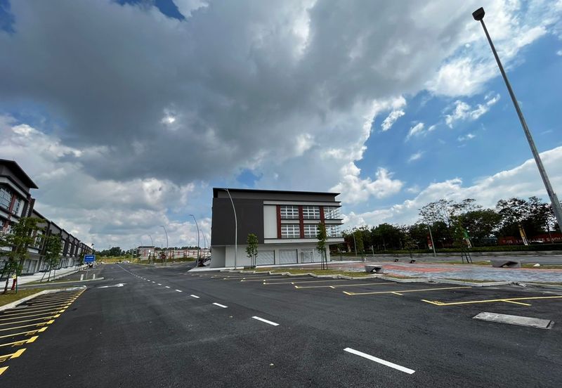 Temu Business Centre, City of Elmina