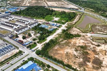 E-Boulevard, Denai Alam