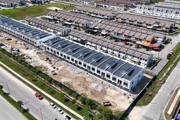 E-Boulevard, Denai Alam