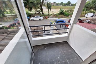 Seksyen 4, Bandar Country Homes