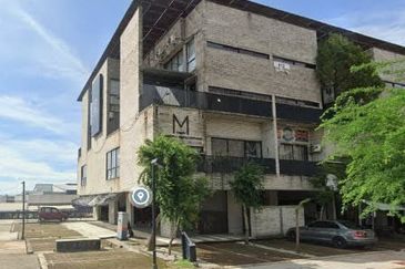 T6, Lightgrey (Pusat Komersial LGSB)