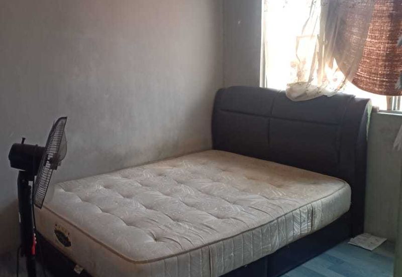 Taman Pulai Utama Flat