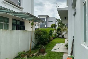 Semi D Setia Tropika For Sale