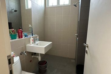 Semi D Setia Tropika For Sale