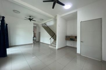 Austin Residence @Taman Mount Austin