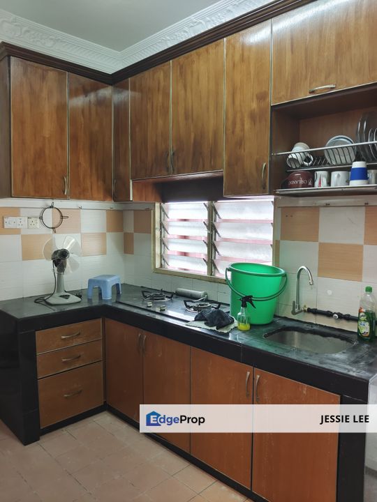 Newly replace whole unit water paip and good security door, Selangor, Bandar Sunway