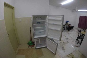 Residensi Warnasari 1