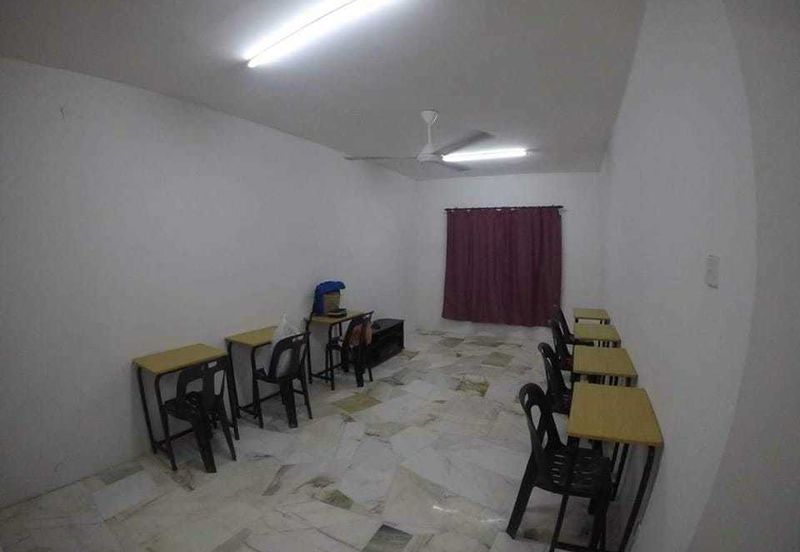 Residensi Warnasari 1