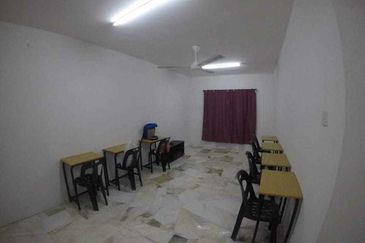 Residensi Warnasari 1