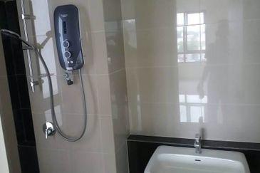 Pandora @ Tropicana Metropark