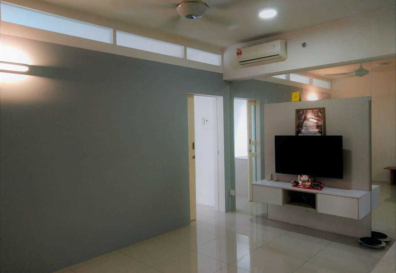 V12 Sovo (Menara Suria)