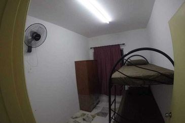 Residensi Warnasari 2