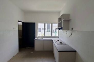 2 Storey Idaman Warisan Alam Perdana Puncak Alam