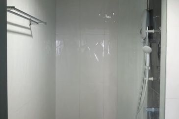 V12 Sovo (Menara Suria)