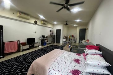 V12 Sovo (Menara Suria)