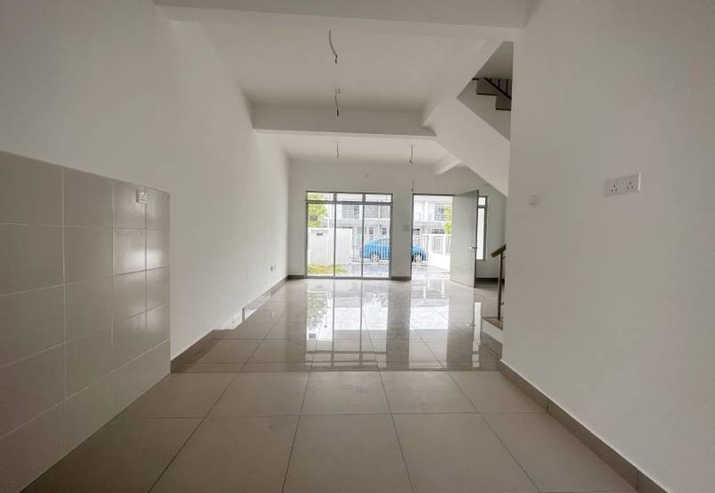 Halya @ Daunan Worldwide