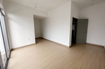 Halya @ Daunan Worldwide