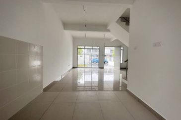 Halya 2 @ Daunan Worldwide