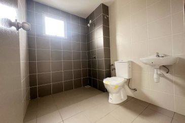 Halya 2 @ Daunan Worldwide