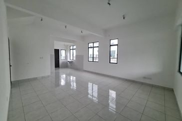 Iris @ Bandar Hillpark