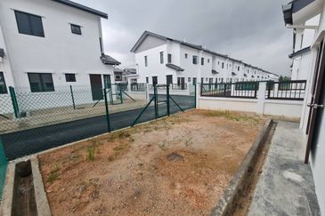 Iris @ Bandar Hillpark