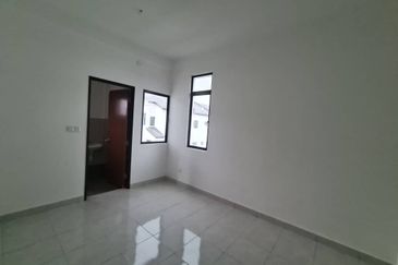 Iris @ Bandar Hillpark