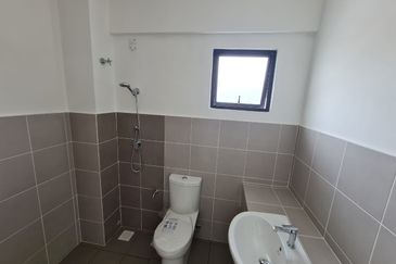 Iris @ Bandar Hillpark