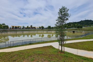 Iris @ Bandar Hillpark