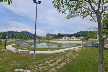 Iris @ Bandar Hillpark