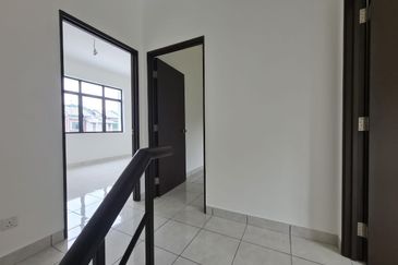 Iris @ Bandar Hillpark