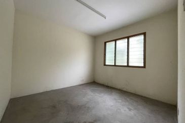 Johan Court Flat @ Alam Perdana