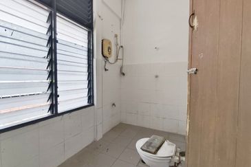 Jalan Taman Bukit Desa