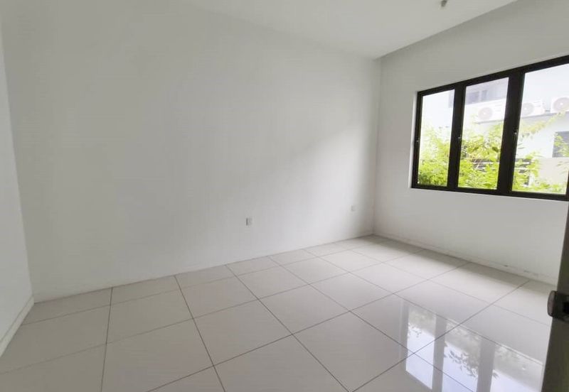 Viana at Elmina Gardens