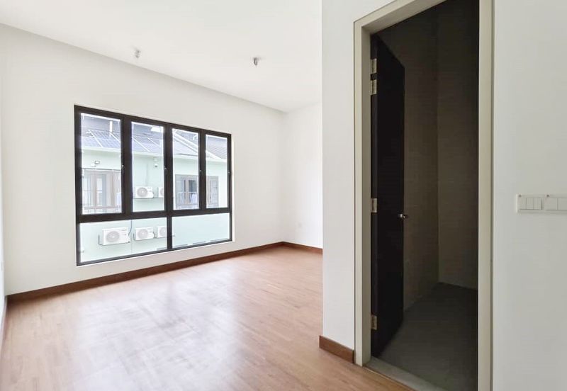 Viana at Elmina Gardens