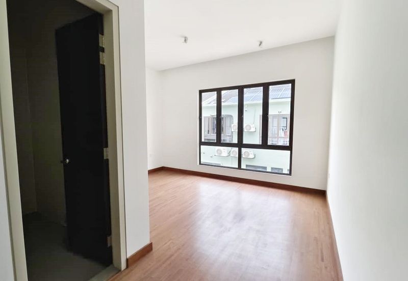 Viana at Elmina Gardens